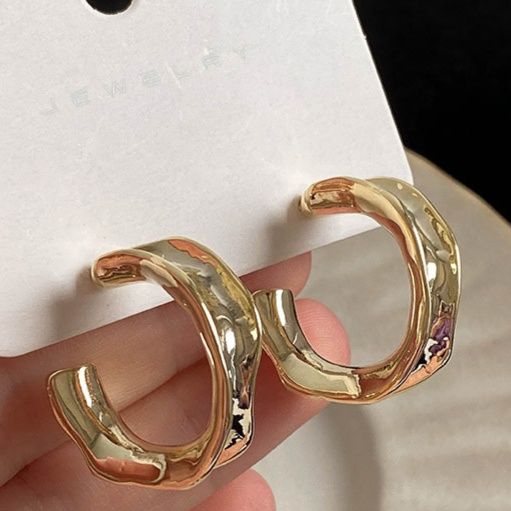 ゴールドアクセサリー 立体模様フープピアス