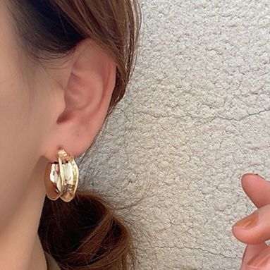 ゴールドアクセサリー 立体模様フープピアス