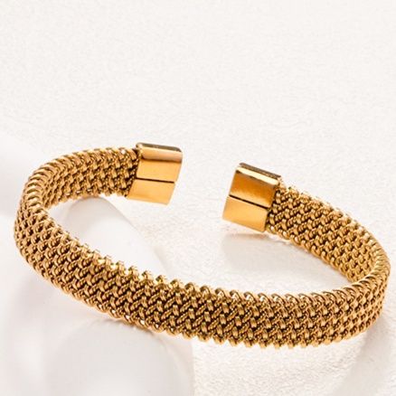 ゴールドアクセサリー 編み込みメッシュカフブレスレット