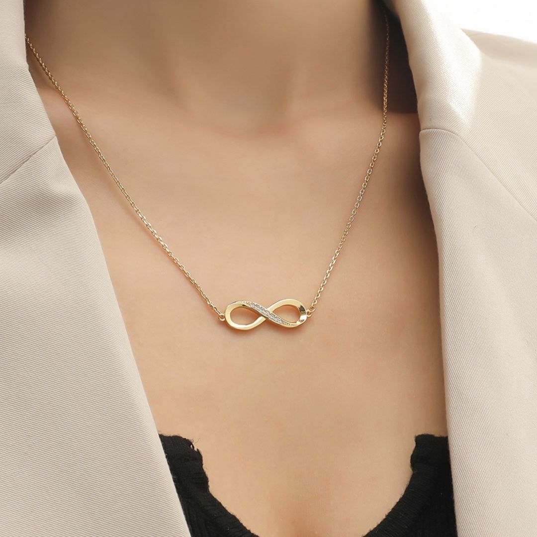 ゴールドアクセサリー メビウスの輪モチーフネックレス