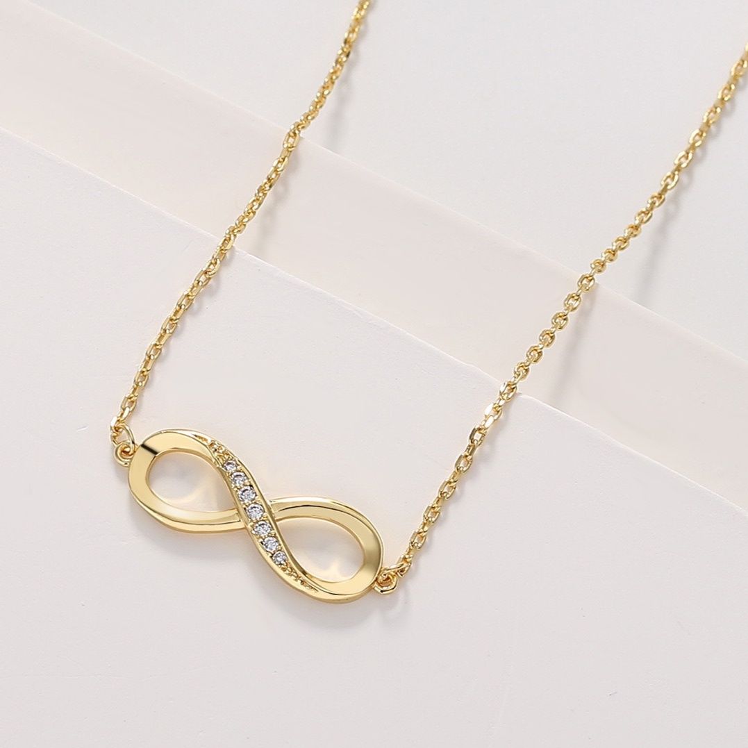 ゴールドアクセサリー メビウスの輪モチーフネックレス