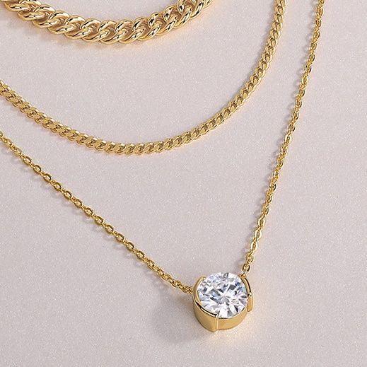 ゴールドアクセサリー 三連チェーン宝石煌く重ね着けネックレス