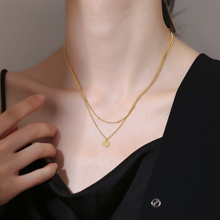 ゴールドアクセサリー 華奢な二連チェーン丸型プレート付きネックレス