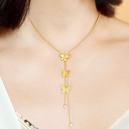 ゴールドアクセサリー 三連蝶モチーフ縦型華やかネックレス
