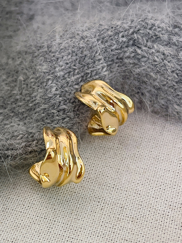 ゴールドアクセサリー 波紋うねりピアス