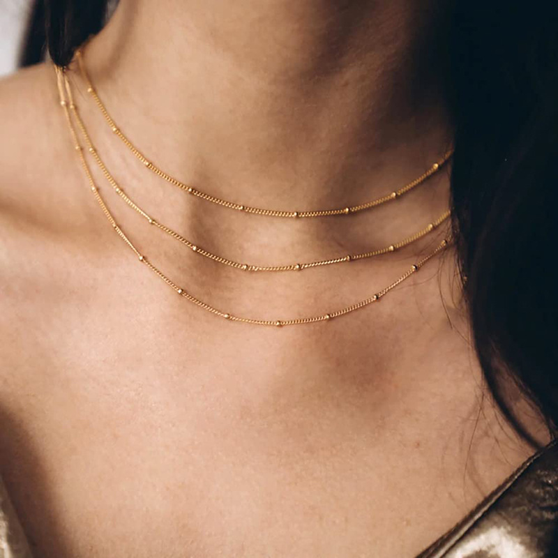 ゴールドアクセサリー 繊細チェーン三連重ね付けネックレス