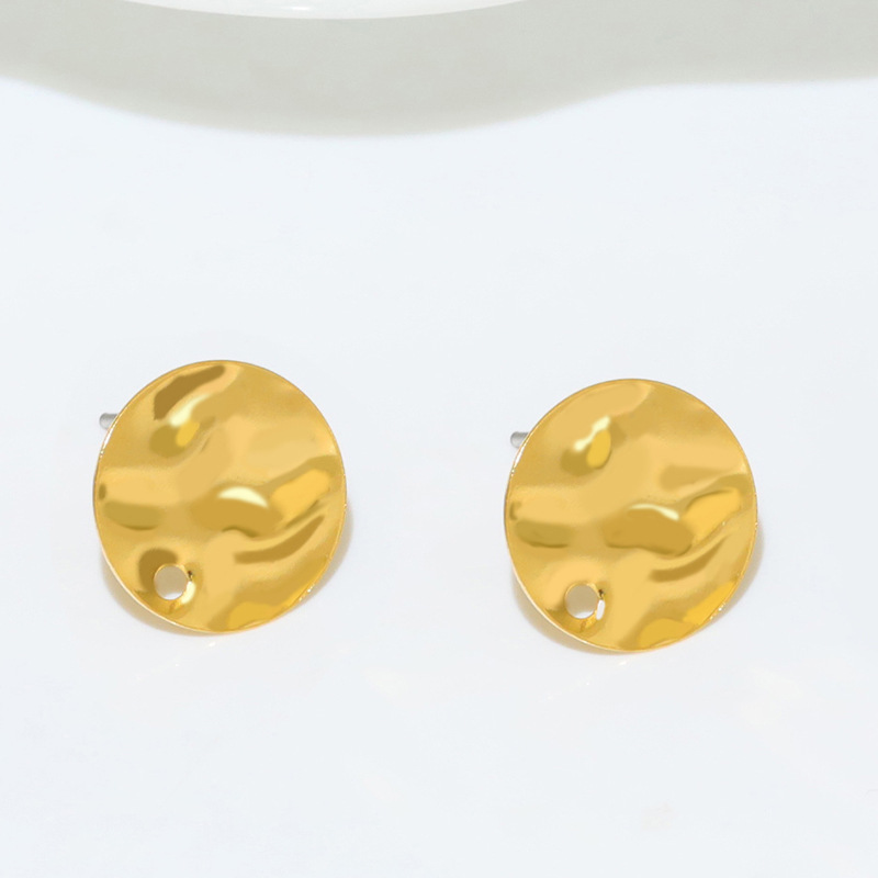 ゴールドアクセサリー 波模様が美しい円形スタッドピアス