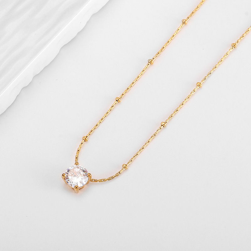 ゴールドアクセサリー 宝石の華奢チェーンネックレス