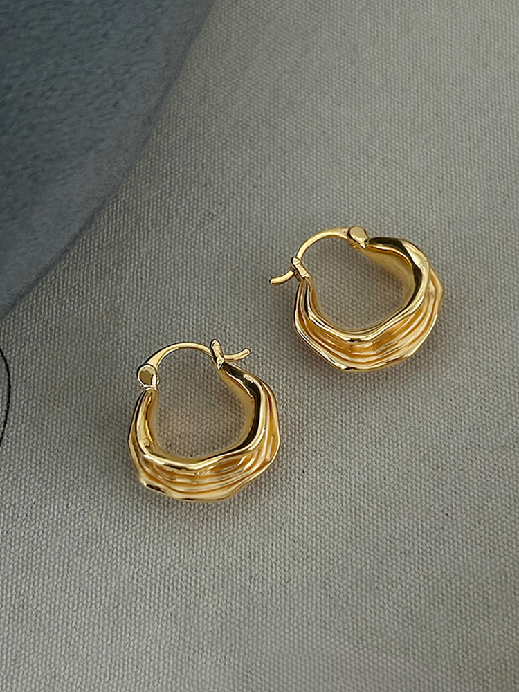 ゴールドアクセサリー 波紋フープ ピアス