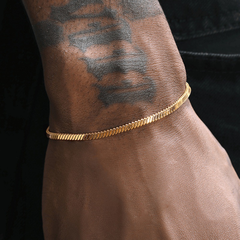 ゴールドアクセサリー 極細螺旋模様上品重ね着けブレスレット