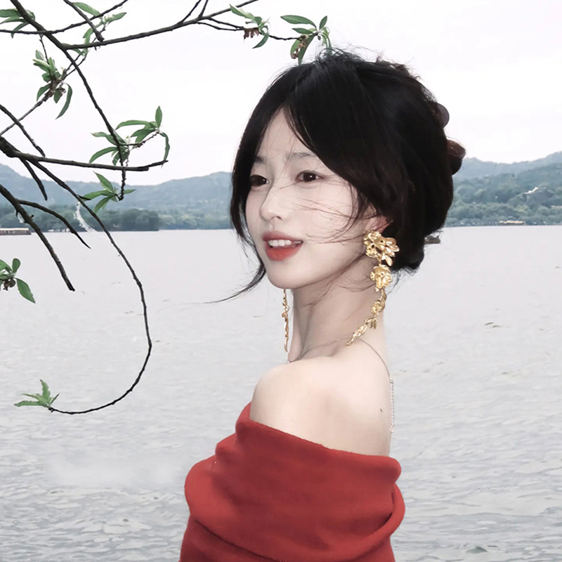 ゴールドアクセサリー イヤリング 花柄 大ぶり ロングイヤリング