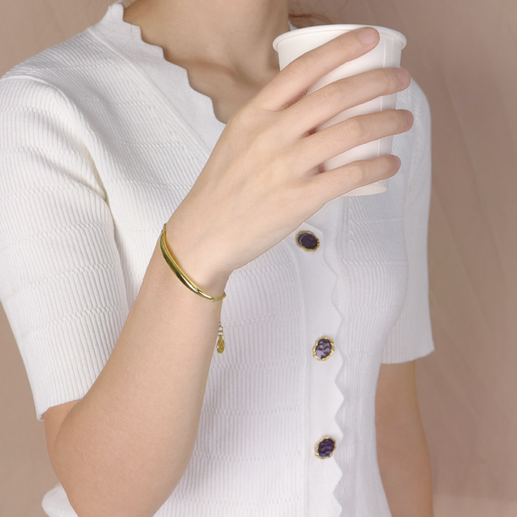 ゴールドアクセサリー 曲線美が輝く華奢バングル繊細チェーン付き