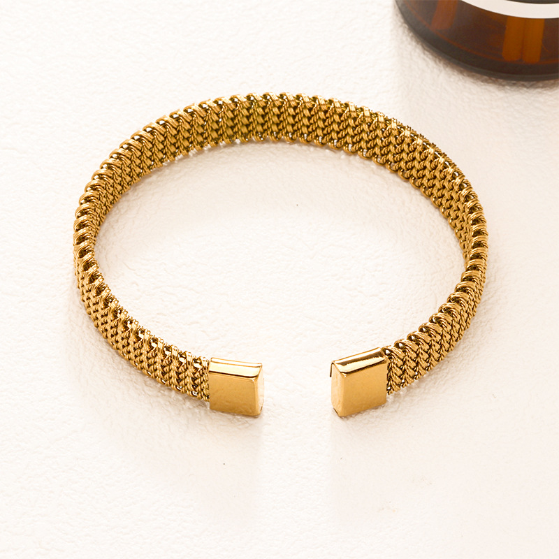 ゴールドアクセサリー 編み込みメッシュカフブレスレット