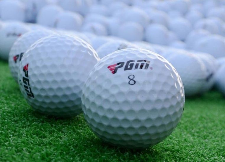 ゴルフ練習器具 大容量練習用ディンプル加工ゴルフボールセット