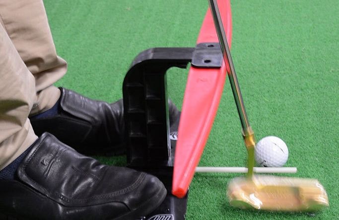 ゴルフ練習器具 姿勢矯正ガイド付き 練習器具