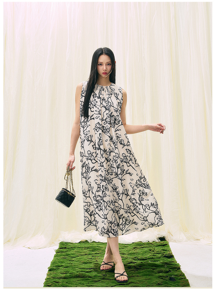 きれいめカジュアル 花柄刺繍ノースリーブロング丈ワンピース