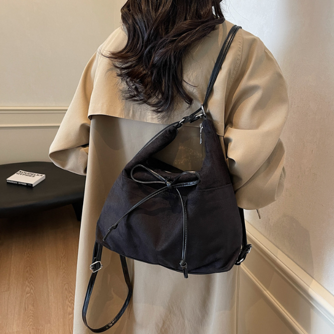 きれいめカジュアル 二通り使い女性用巾着型バッグ肩掛け背負い両用上品仕様