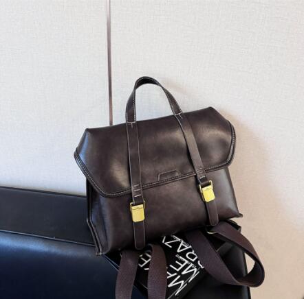 きれいめカジュアル 合成皮革ショルダー鞄 斜めがけ手提げ多機能靴収納付き