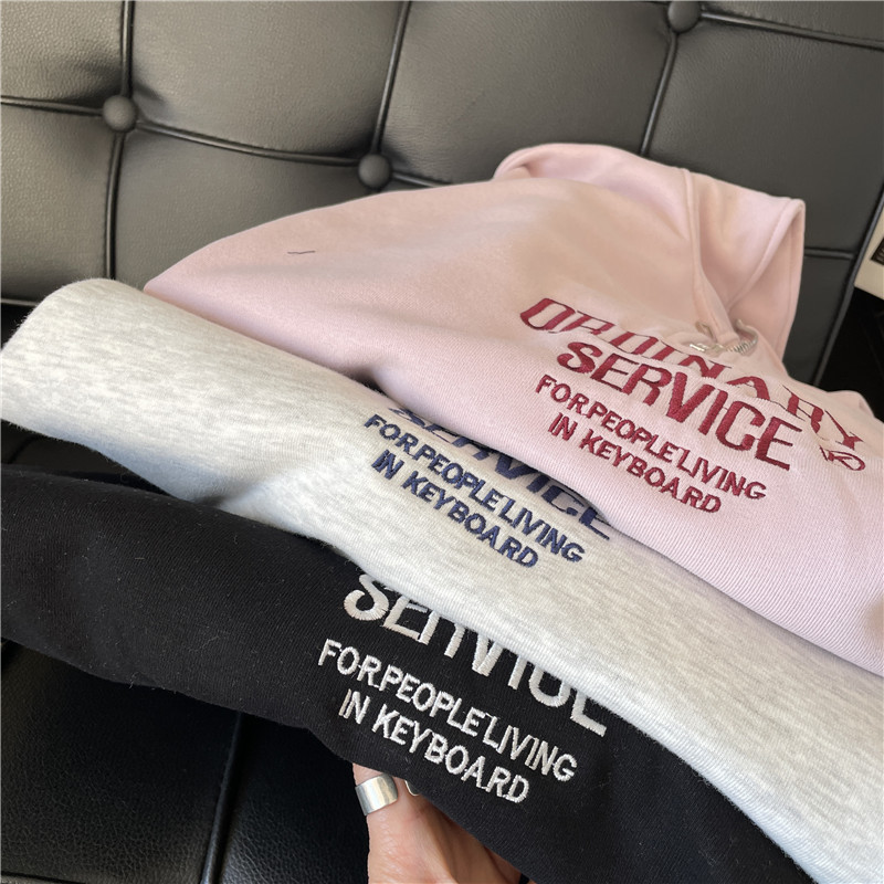 きれいめカジュアル ハーフジップロゴ刺繍入りスタンドカラースエット