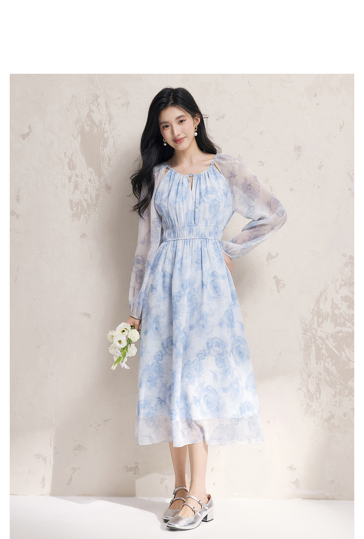 きれいめカジュアル 淡い花柄シフォンワンピース