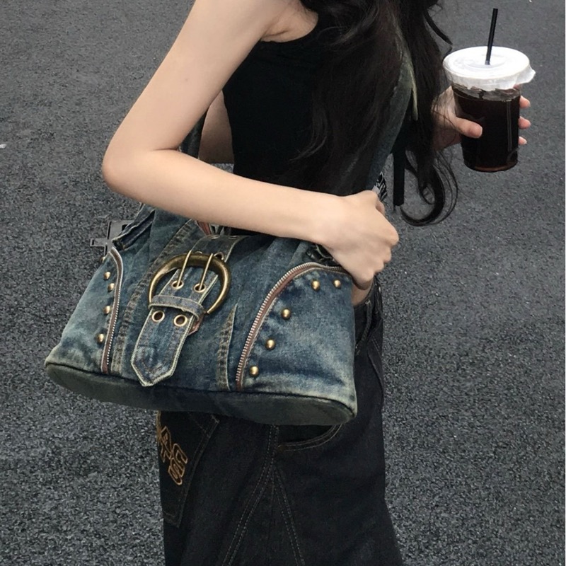 きれいめカジュアル デニム斜めがけバッグ 金具装飾 女性用ショルダー鞄