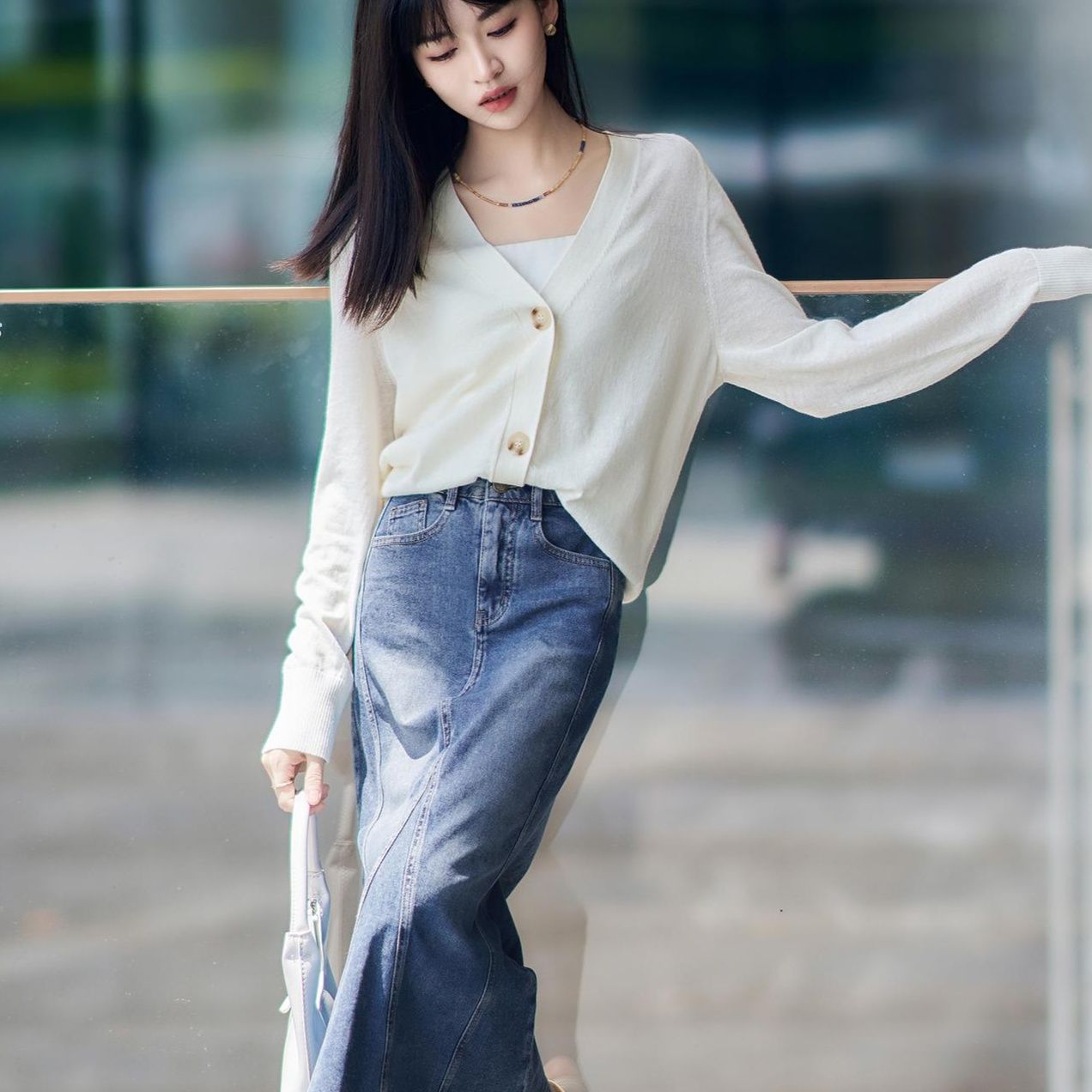 きれいめカジュアル 大人女子のためのロングデニムスカート