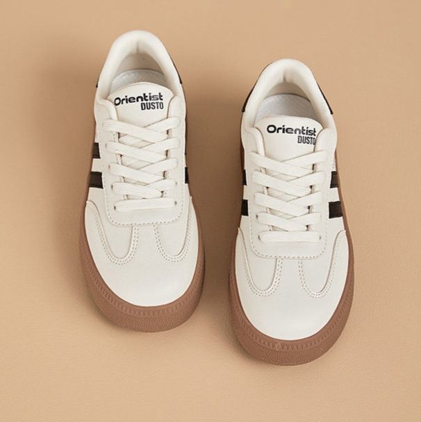 きれいめカジュアル 厚底サイドライン入りレースアップ運動靴