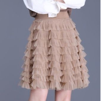きれいめカジュアル 立体ティアードチュール膝丈スカート