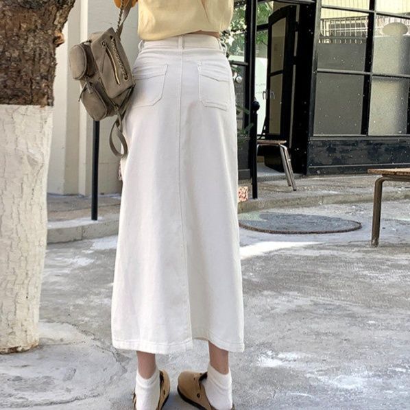 きれいめカジュアル フロントスリット入りデニムロングスカート