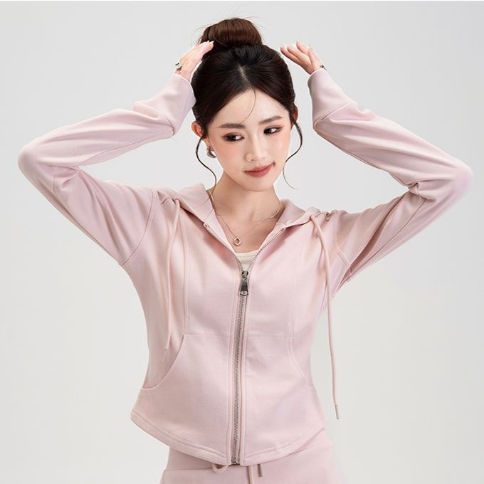 きれいめカジュアル すっきりシルエット パーカー