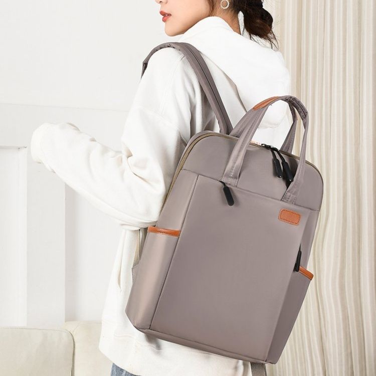 きれいめカジュアル 合成皮革切替スクエア型多機能リュック