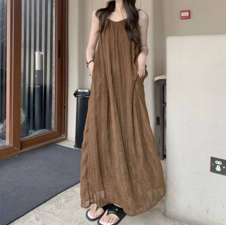 きれいめカジュアル レトロチェック柄キャミワンピース レディース 夏 フェミニン リゾート ロング丈 海辺・旅行コーデ