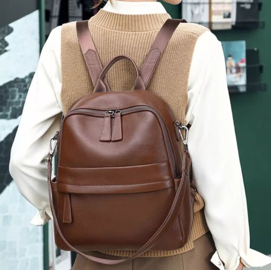 きれいめカジュアル シンプルデザイン本革リュック レディース 上品おしゃれ 大容量 レザーバッグ 通勤・旅行・お出かけに