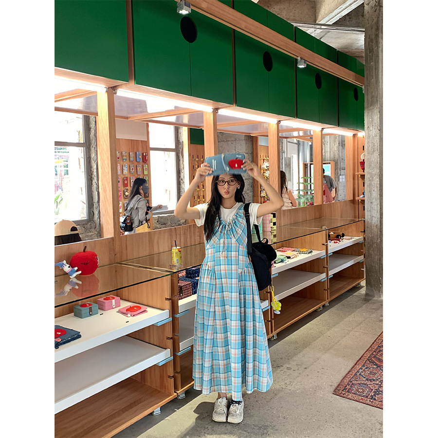 きれいめカジュアル 優美な格子柄ノースリーブワンピース