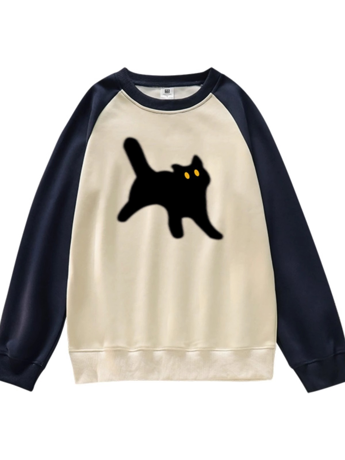 きれいめカジュアル 黒猫刺繍ラグランスリーブ配色スエット