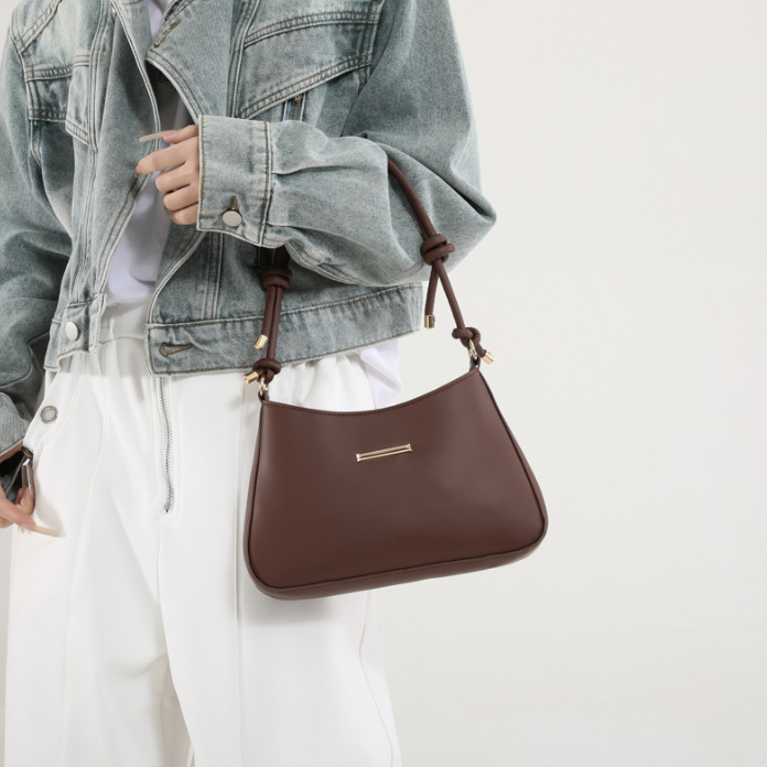 きれいめカジュアル 女性用合皮ショルダーバッグ脇下持ち小型ハンドバッグ