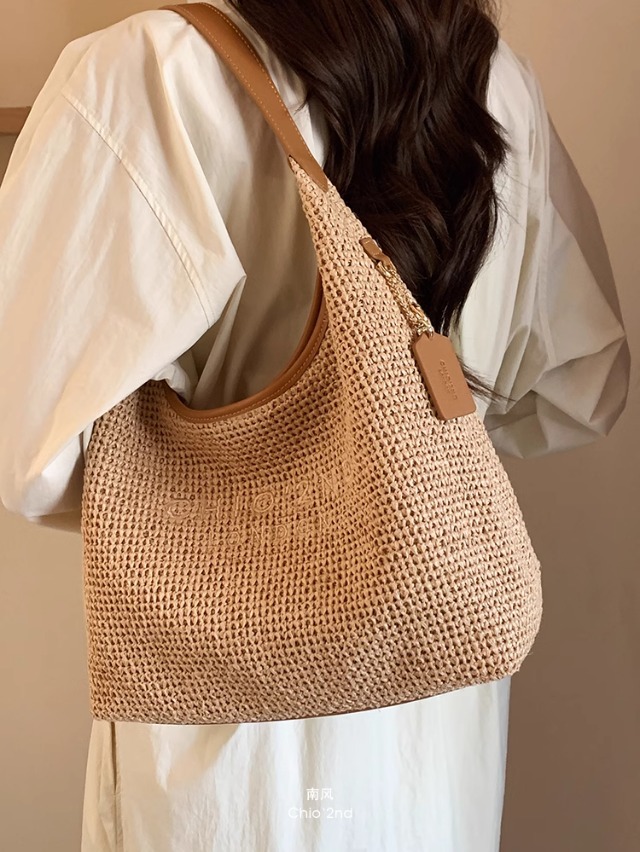 きれいめカジュアル ナチュラル編み込みワンショルダーバッグ