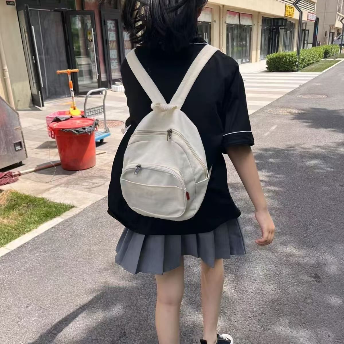 きれいめカジュアル シンプル洗練ミニリュック