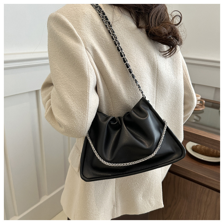 きれいめカジュアル 女性用二重鎖肩掛けバッグ くしゅくしゅ巾着型