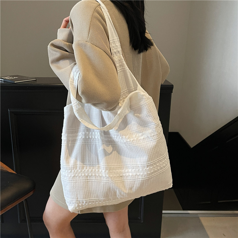 https://fulmo-img-server.com/gracecasual/344923c4-cb1c-42d8-b023-e3be5c9d41b2.jpg