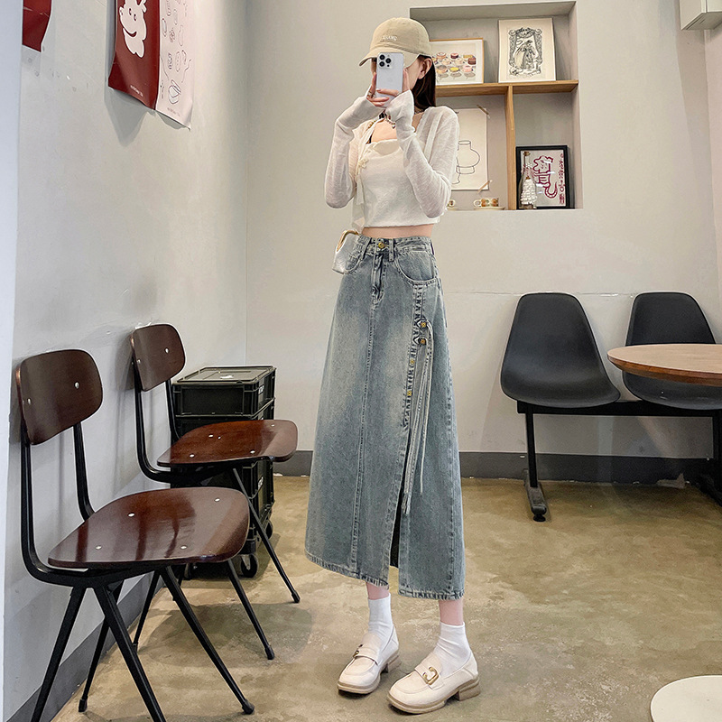 きれいめカジュアル サイドスリット入りデニムロングスカート