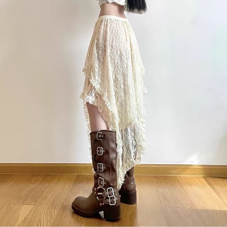 きれいめカジュアル 重ねレースの揺れるティアードスカート