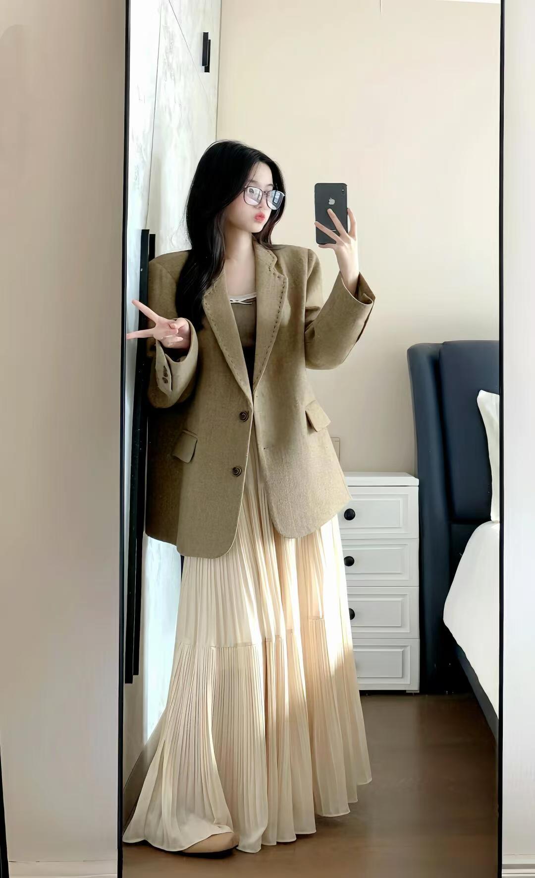 きれいめカジュアル 優美な三段プリーツロングスカート