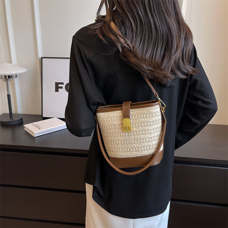 https://fulmo-img-server.com/gracecasual/3942b270-ef05-4d96-a6b9-21e1a1fa16e9.jpg