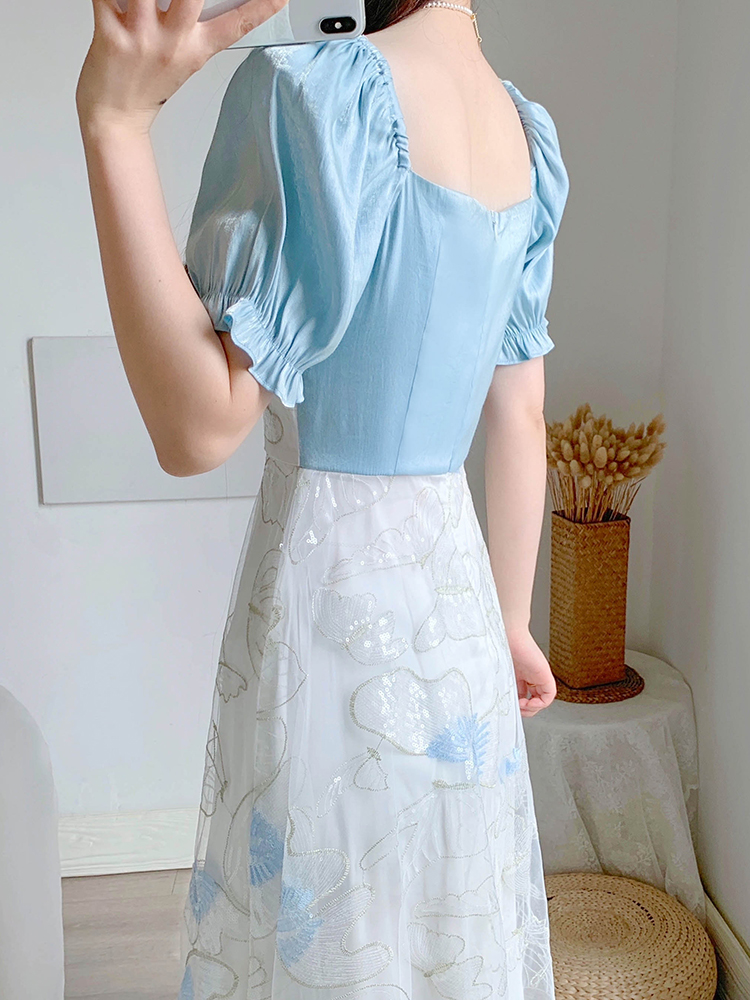 きれいめカジュアル 花刺繍レースパフスリーブワンピース