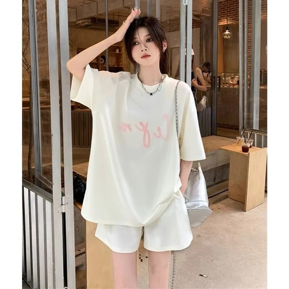 きれいめカジュアル ゆったり刺繍入りセットアップスエット