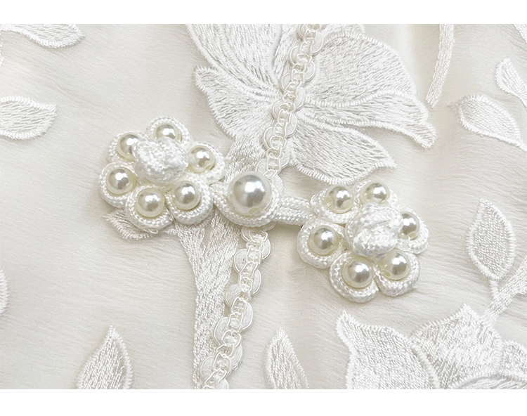 きれいめカジュアル 花刺繍チャイナ風パフスリーブワンピース