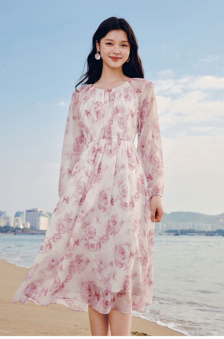きれいめカジュアル 淡い花柄シフォンワンピース