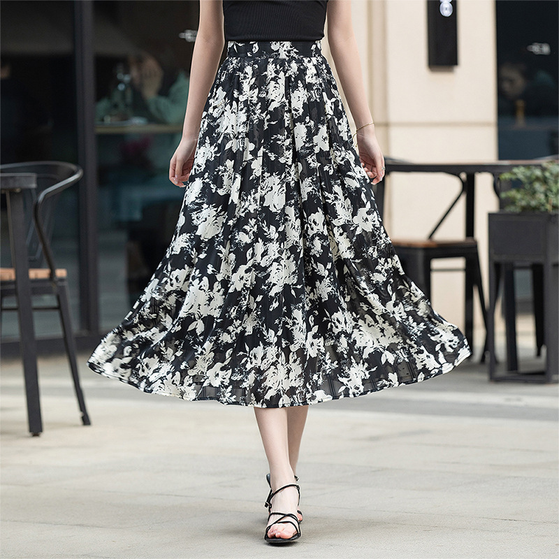 きれいめカジュアル 花柄シフォンフレアロングスカート