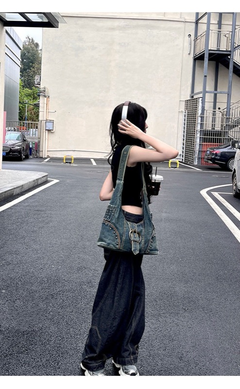 きれいめカジュアル デニム斜めがけバッグ 金具装飾 女性用ショルダー鞄